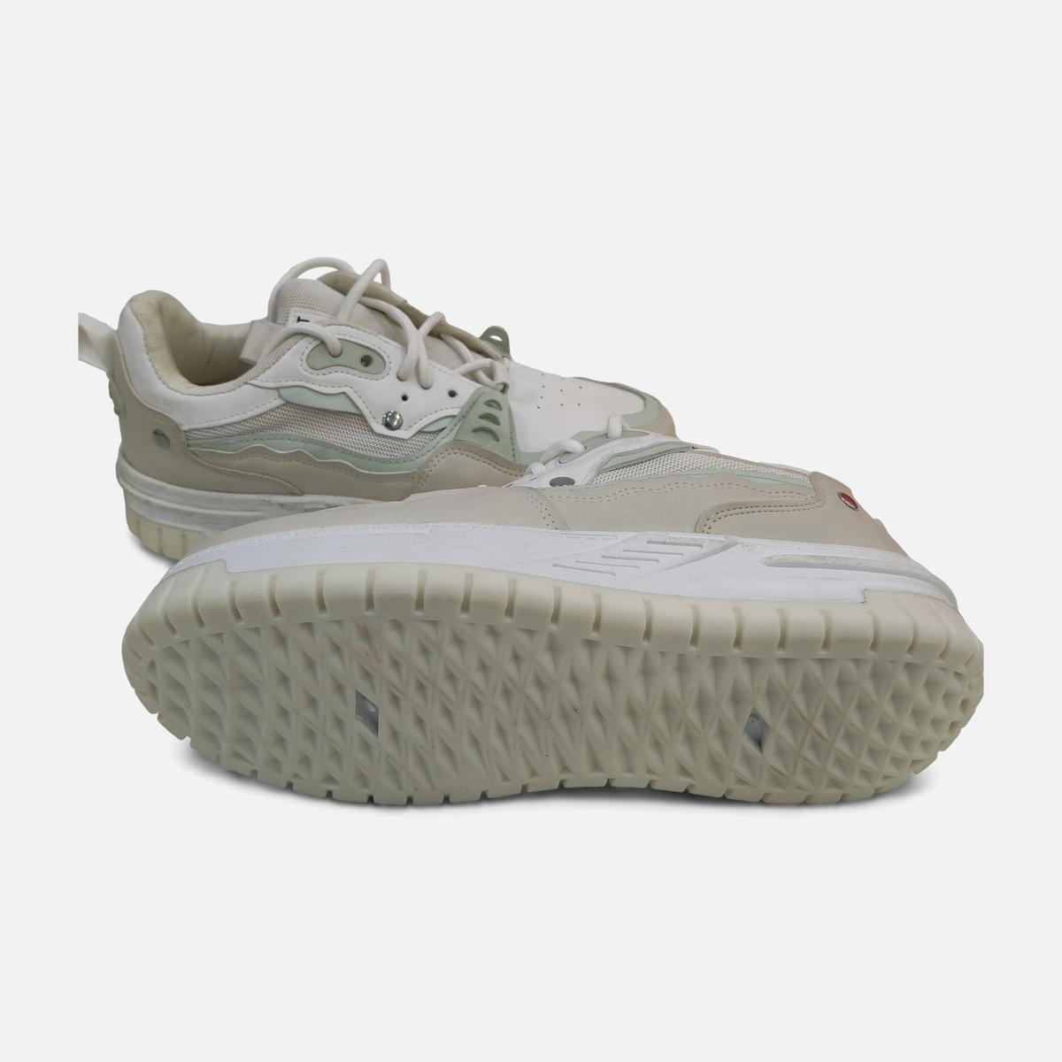 Men Lace-Up Low-Top Sneakers