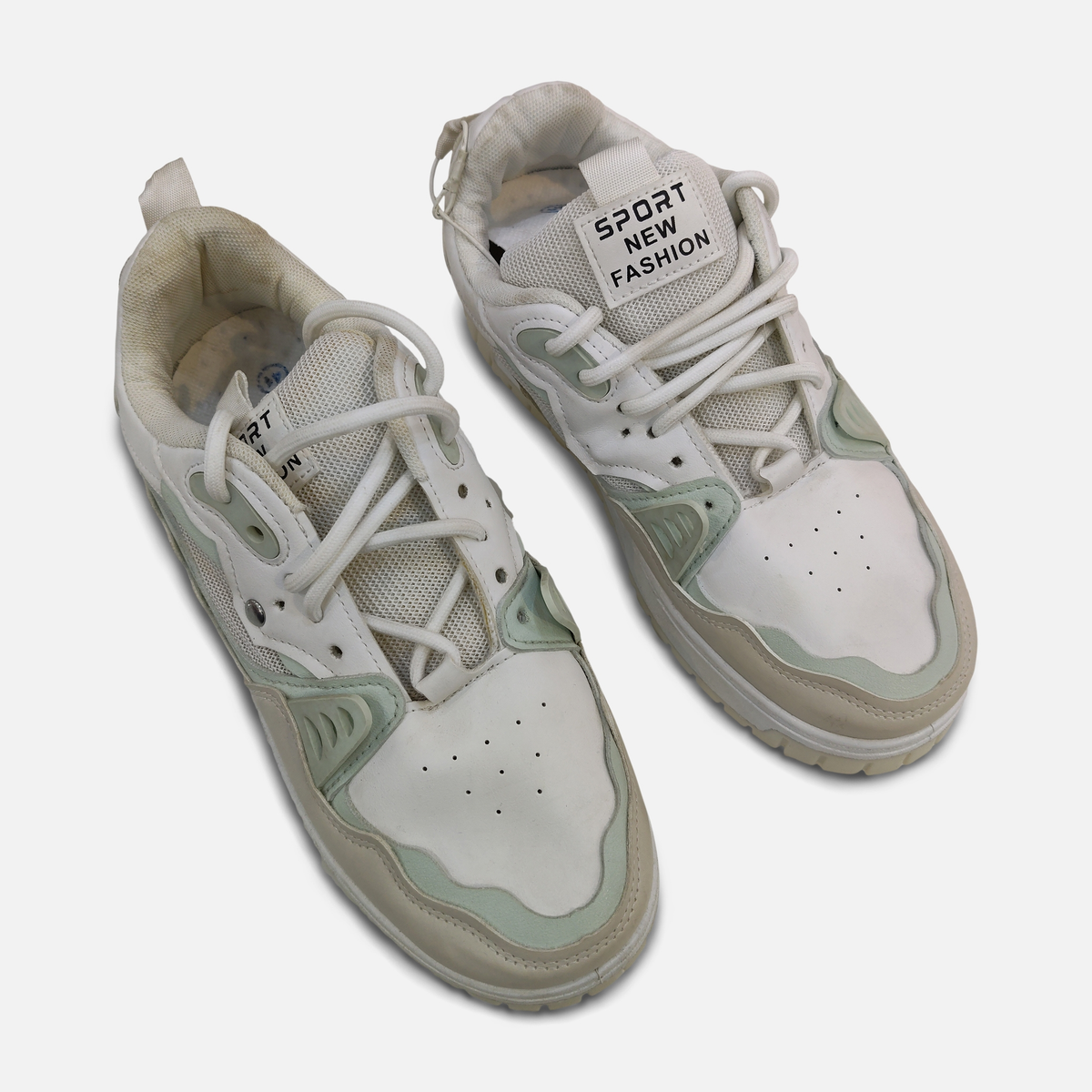 Men Lace-Up Low-Top Sneakers