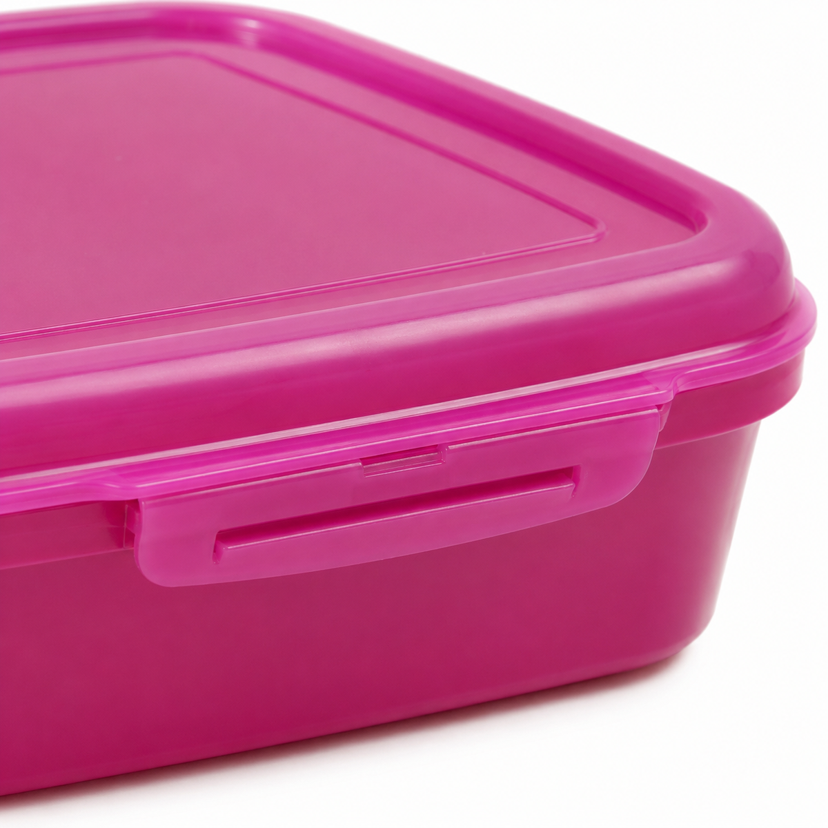 Rectangular lunch box set with secure lids