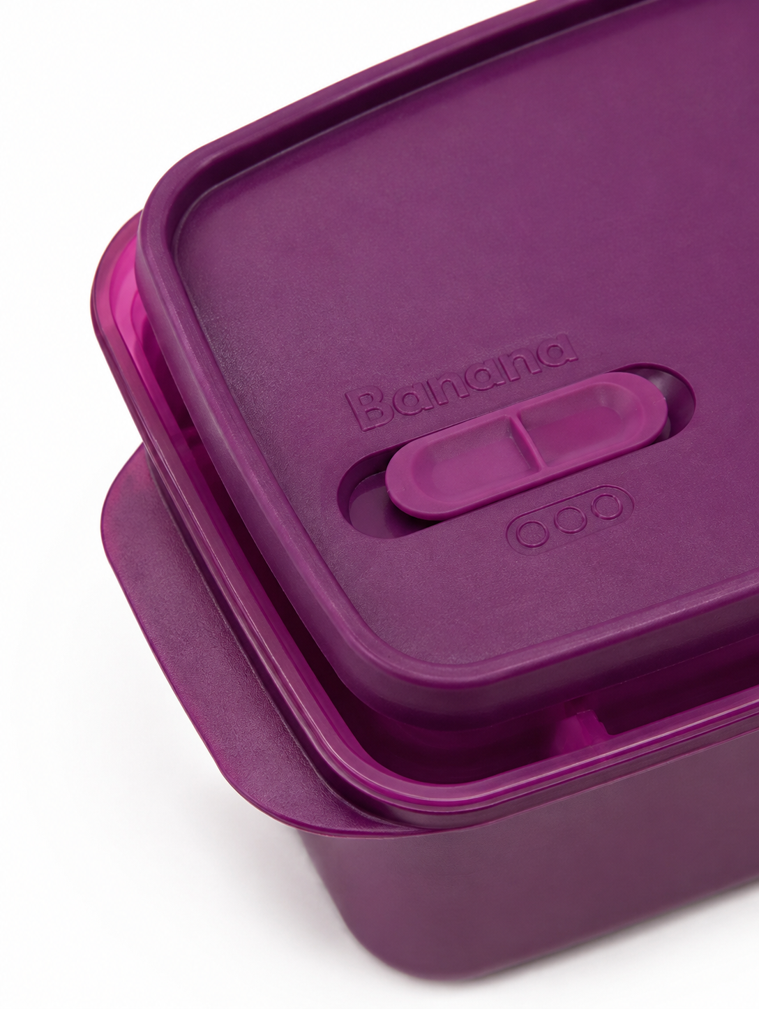 Multi-compartment lunch box with cutlery