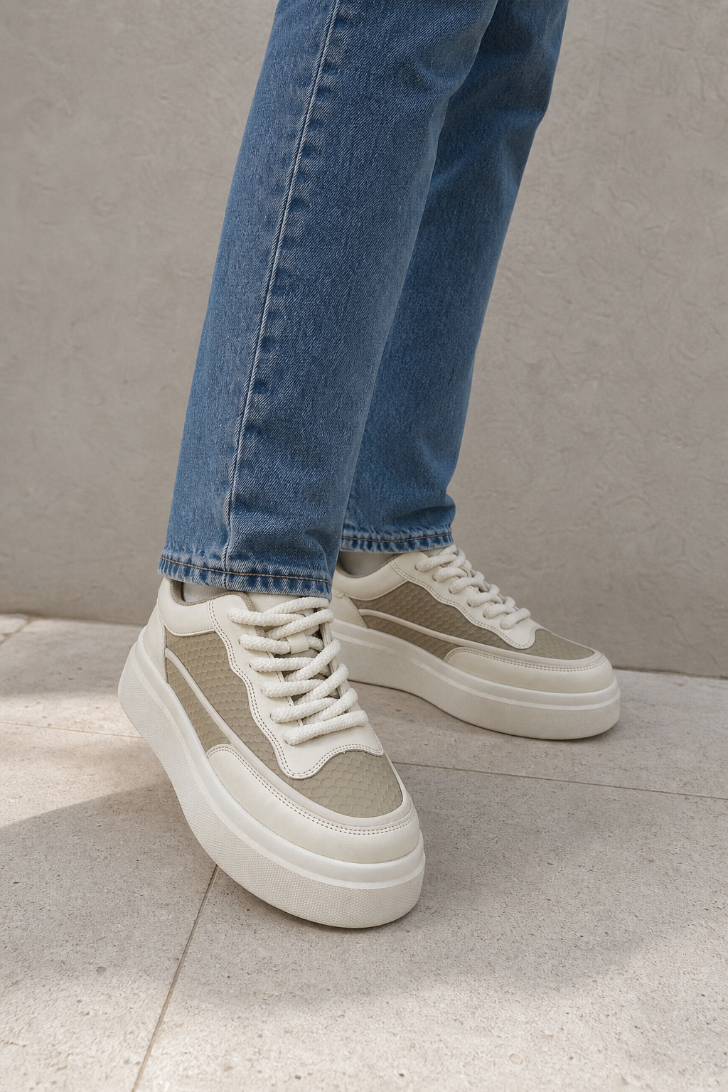 BEIGE - on model