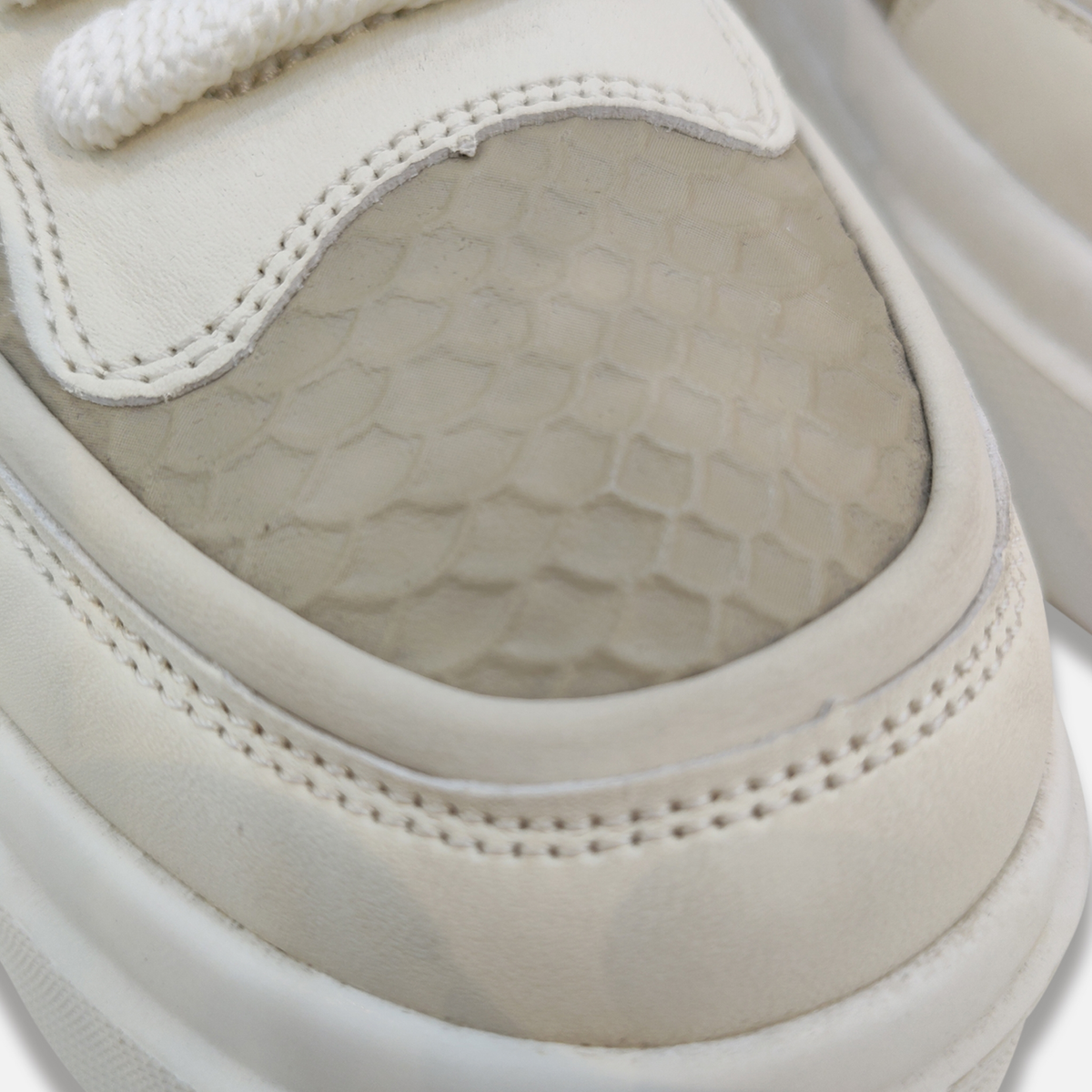 Men Platform Sole Lace-Up Sneakers