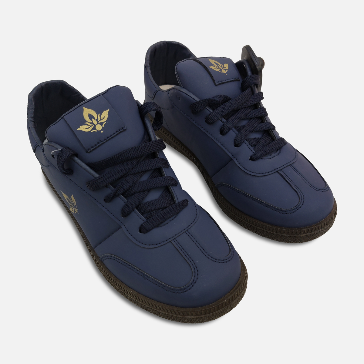 Women Low Top Lace-Up Sneakers