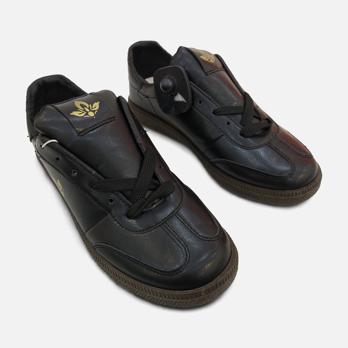 Women Low Top Lace-Up Sneakers