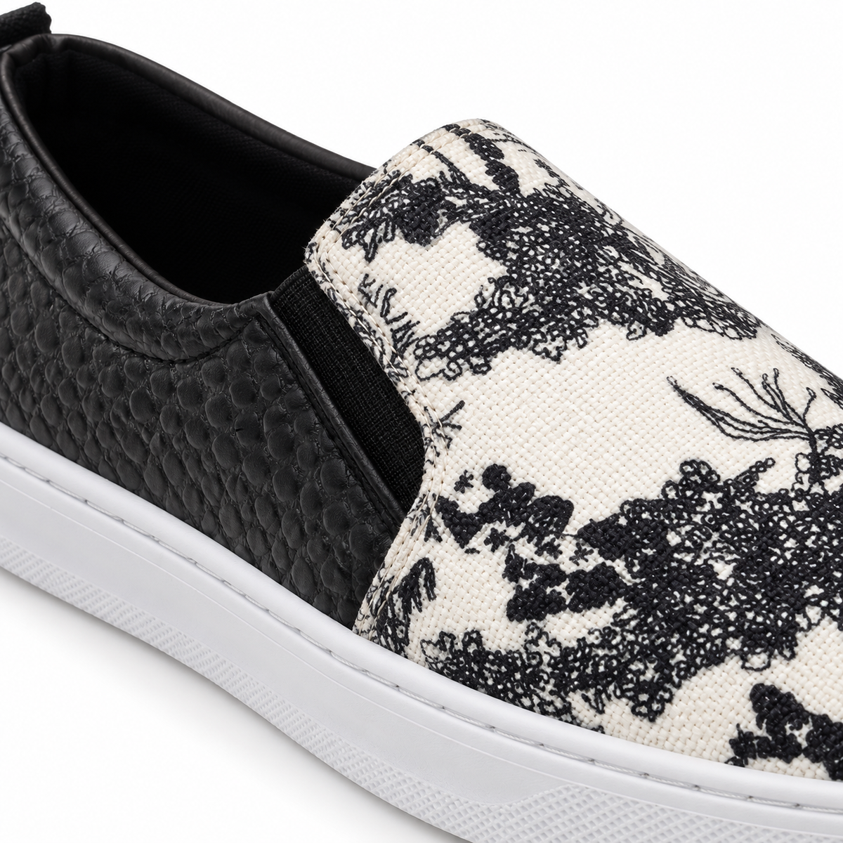 Women Artistic Print Slip-On Sneakers